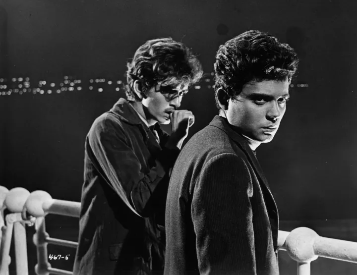 25-26 hatzidakis-america america (1).jpg