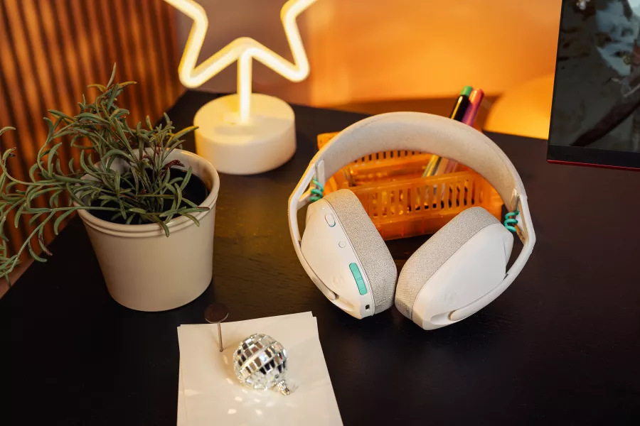 High_Resolution_PNG-G321 Lightspeed ENVR White Desk.jpg