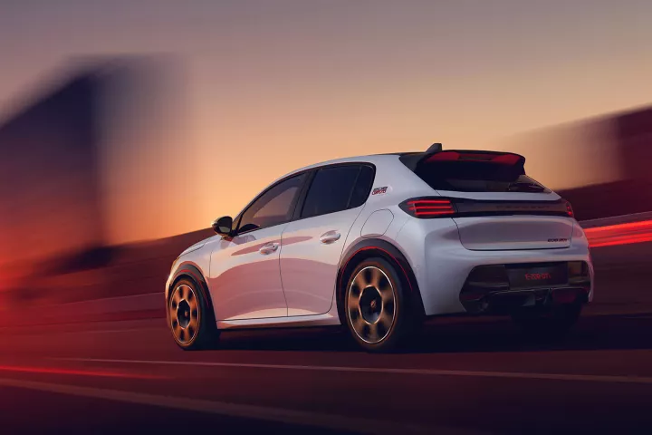 Peugeot 208 GTI (2).jpg