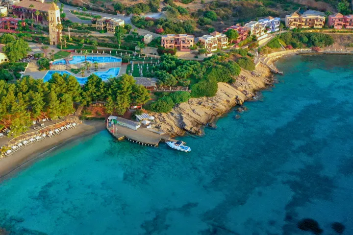 Bluegr Hotels & Resorts_Candia Park Village.jpg