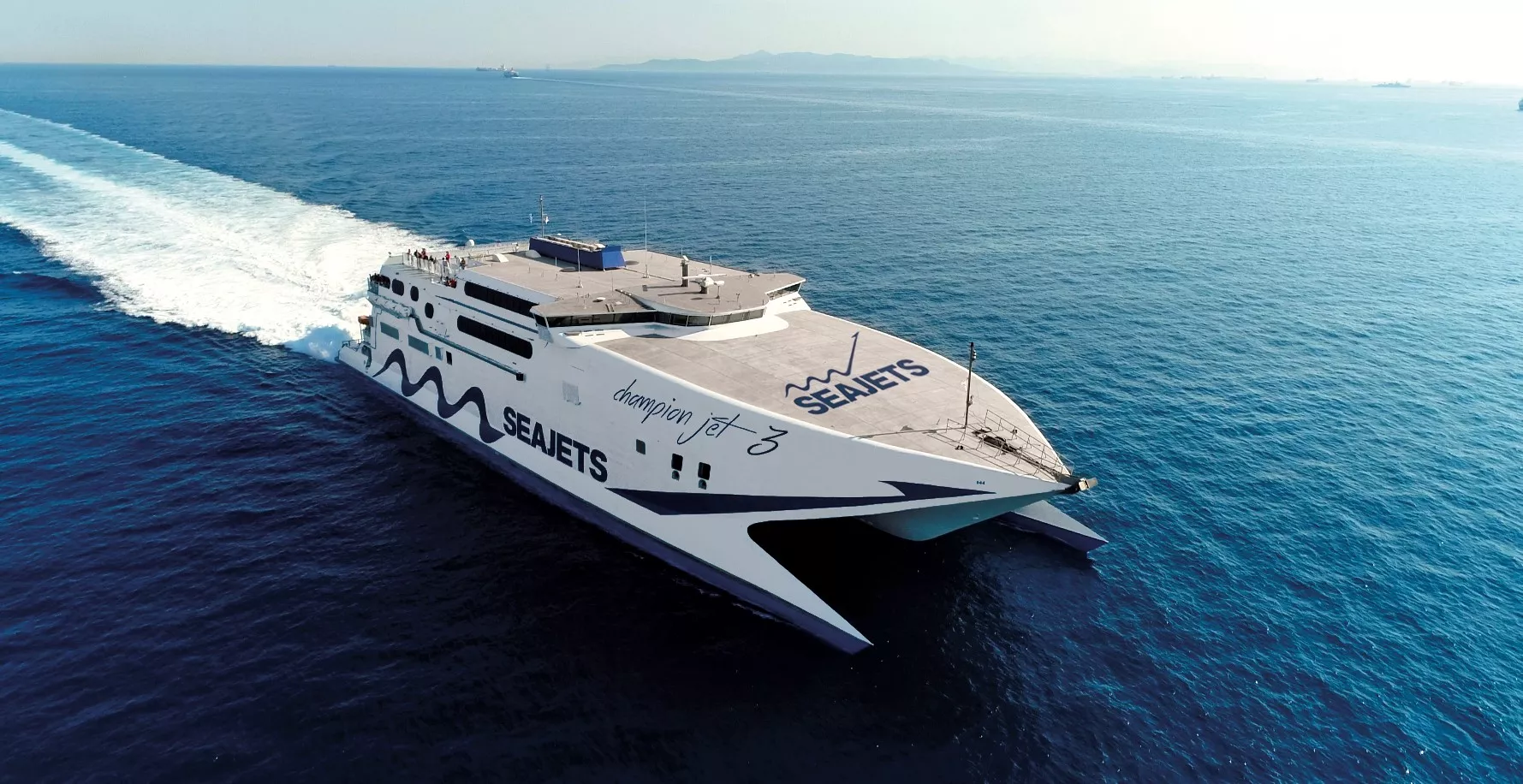 SEAJETS: Το ελληνικό καλοκαίρι ξεκινά από το κατάστρωμα