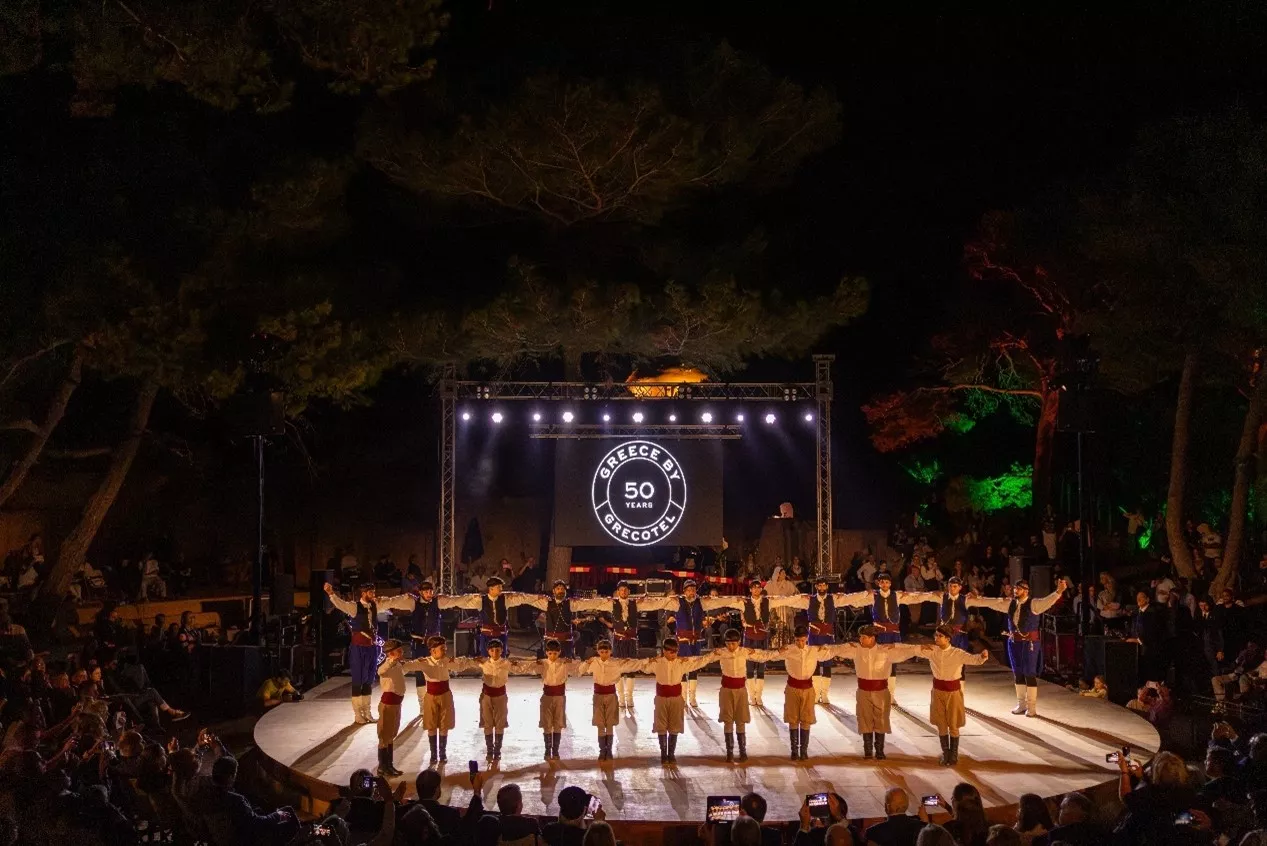 50 χρόνια Grecotel - Από το Ρέθυμνο στον κόσμο: Παρατεταμένο χειροκρότημα στους χιλιάδες εργαζόμενους της