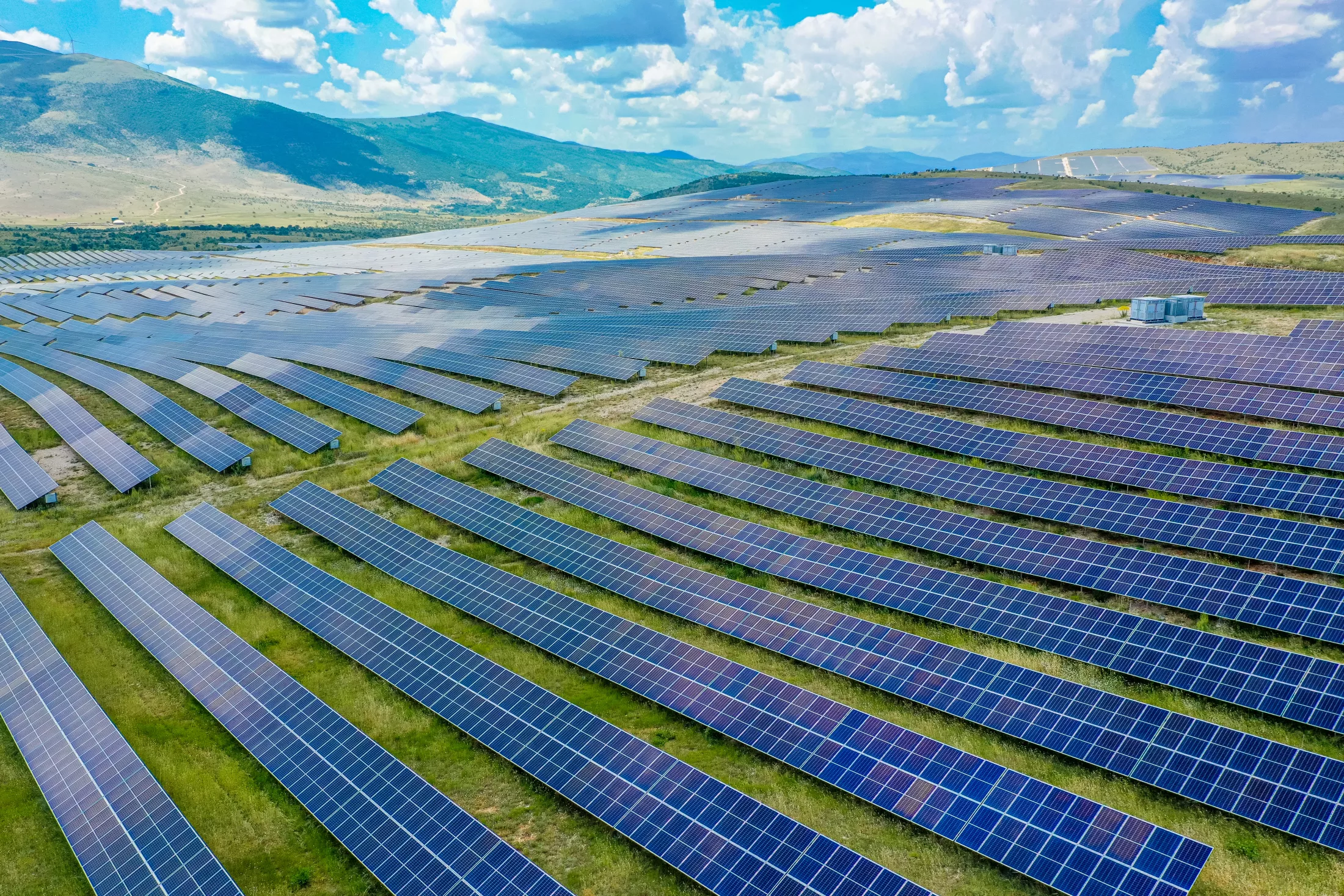 HELLENiQ ENERGY: Επενδύσεις, καινοτομία και νέα γενιά στο επίκεντρο της ενεργειακής μετάβασης