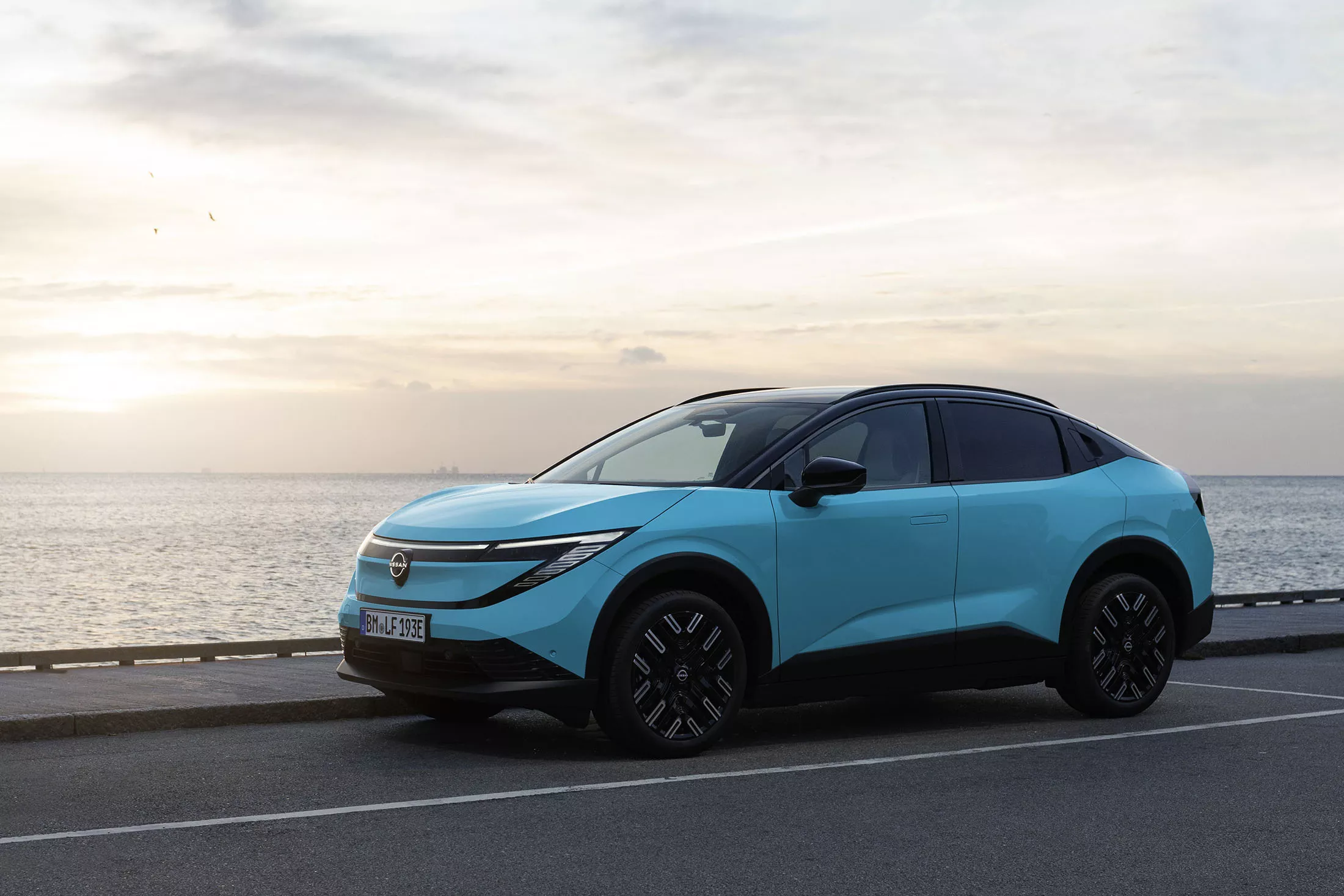 Ένα μικρό πόλης και ένα compact coupe-crossover αφήνουν πίσω το άγχος αυτονομίας και κόστους