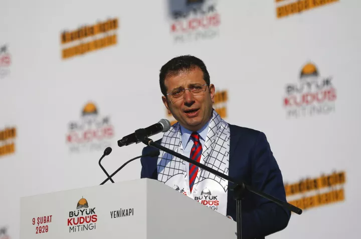 Ιμάμογλου: Απειλείται με αποκλεισμό από την πολιτική ζωή για τέσσερα χρόνια