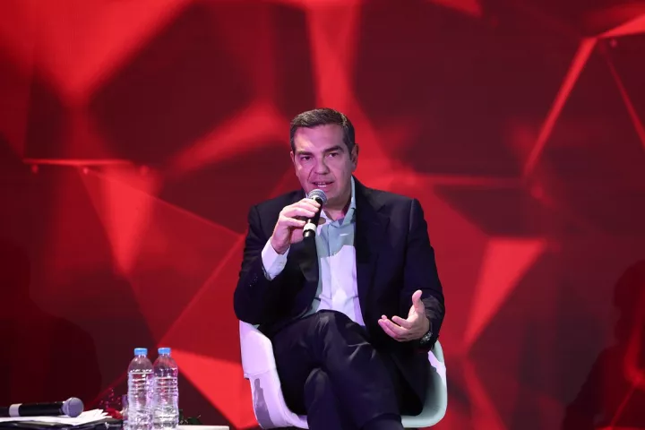 Αιχμές Αλ. Τσίπρα για πρόταση Ν. Ανδρουλάκη: Να συζητάμε για προγράμματα, όχι για πρόσωπα 