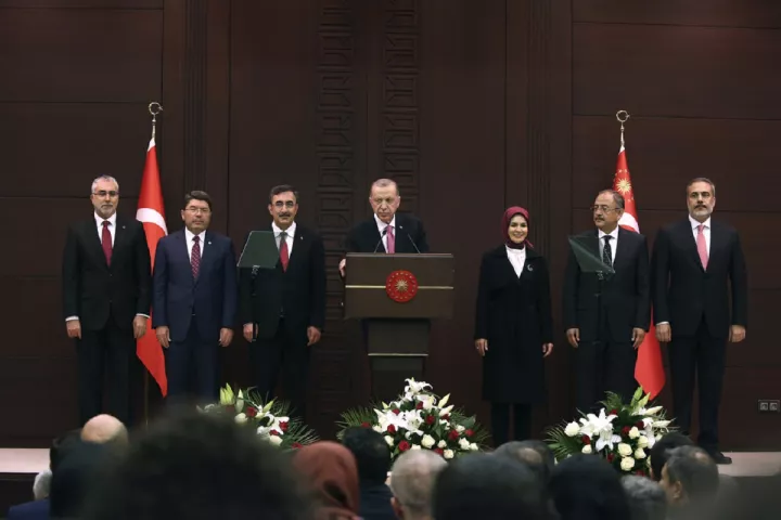 Τουρκία: Ποιοι είναι οι νέοι υπουργοί Εξωτερικών, Άμυνας και Οικονομικών