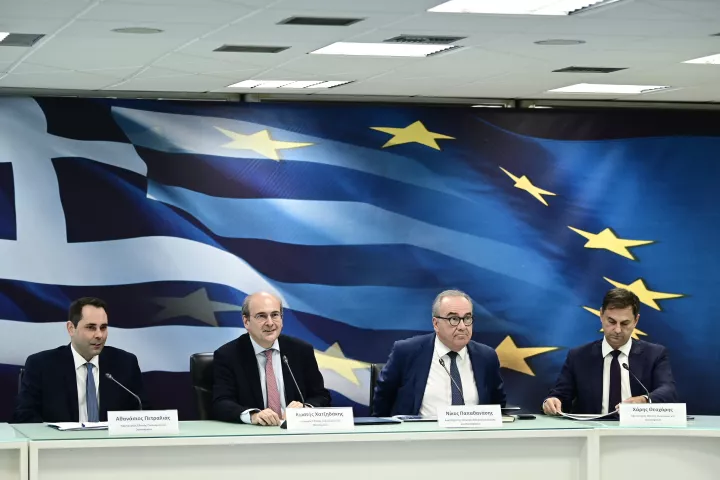 Κ. Χατζηδάκης: Παράταση του Market Pass ως τον Οκτώβριο - Τι ισχύει για μισθούς, αφορολόγητο και εισοδήματα