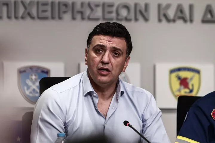 Β. Κικίλιας για πυρκαγιές: Έρχεται δύσκολη εβδομάδα με ανέμους έως 9 μποφόρ