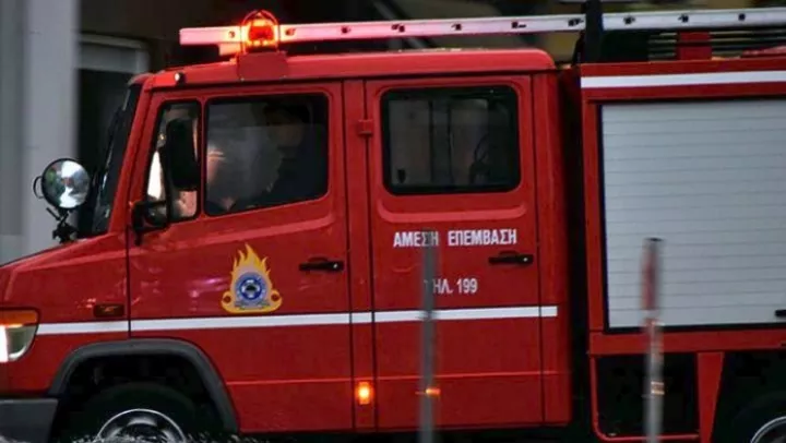 Φάρσαλα: Υπό έλεγχο η φωτιά στα Φάρσαλα – Πτώσεις δέντρων και χαλάζι από μπουρίνι στη Λάρισα
