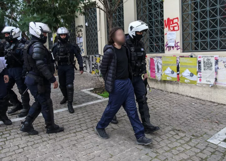 ΕΛ.ΑΣ. - ΕΜΠ: Αποδόθηκε στον Κοσμήτορα το κτίριο που τελούσε υπό κατάληψη 20 χρόνια (vid) 