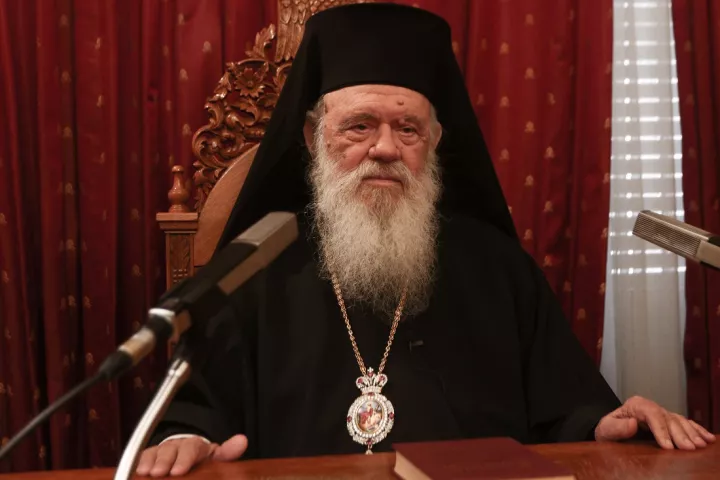 Ιερώνυμος για νέες ταυτότητες: Να σκεφτόμαστε σοβαρά και να έχουμε εμπιστοσύνη στην Εκκλησία