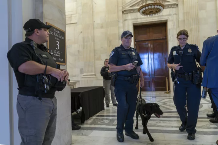 ΗΠΑ: Εκκένωση του αστυνομικού τμήματος του Καπιτωλίου - Εντοπίστηκε ύποπτο όχημα 