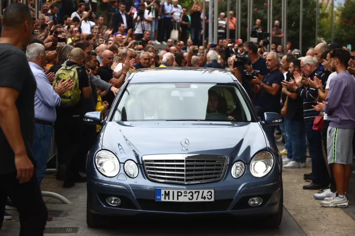 Το τελευταίο αντίο στον Γιάννη Ιωαννίδη - Πλήθος κόσμου στο Αλεξάνδρειο Μέλαθρο (pics)