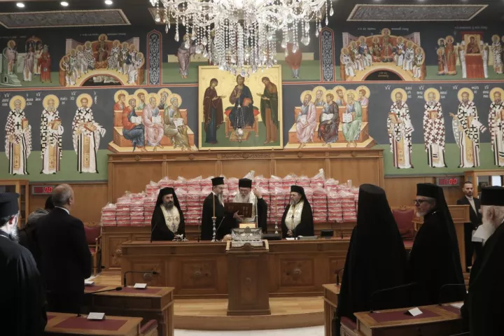 Ιερά Σύνοδος: Ολοκληρώθηκε η συνεδρίαση για το γάμο των ομόφυλων ζευγαριών και την τεκνοθεσία