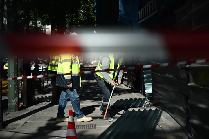 Βόμβα στο Υπουργείο Εργασίας: Πού στρέφονται οι έρευνες της αντιτρομοκρατικής - Τα μέχρι τώρα στοιχεία (pics)