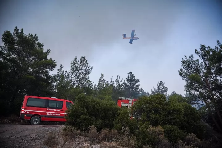 Καβάλα: Συνεχίζεται για 5η ημέρα η μάχη με τις φλόγες στο Παγγαίο - Επιχειρούν 8 εναέρια μέσα