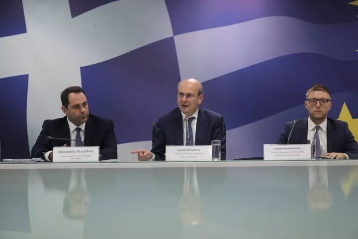 Κ. Χατζηδάκης: Επιπλέον έσοδα 2,5 δισ. ευρώ το 2027 από την καταπολέμηση της φοροδιαφυγής