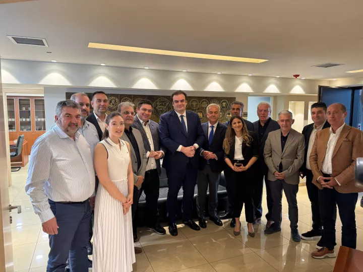 Συνάντηση Κυρ. Πιερρακάκη με ΚΕΕΕ: Στο επίκεντρο η μείωση της φοροδιαφυγής και της γραφειοκρατίας