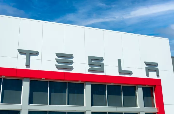 Tesla: «Μύλος» μετά την άρνηση Μασκ για ηλεκτρικά οχήματα χαμηλού κόστους
