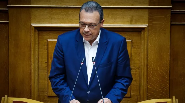 Πού πας ρε Φάμελλε χωρίς εσχάτη προδοσία; Πού πας ρε Φάμελλε χωρίς εσχάτη προδοσία;