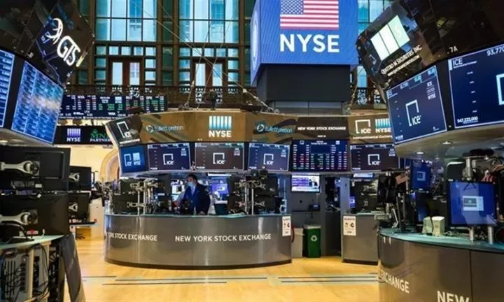 Πάνω από 440 μονάδες κέρδισε ο Dow - Ο S&P 500 ξεπέρασε τις 6.000 μονάδες
