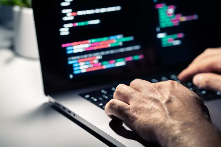 Cybernews: Διέρρευσαν 16 δισεκατομμύρια credentials σε πλατφόρμες, όπως οι Apple, Facebook και Google