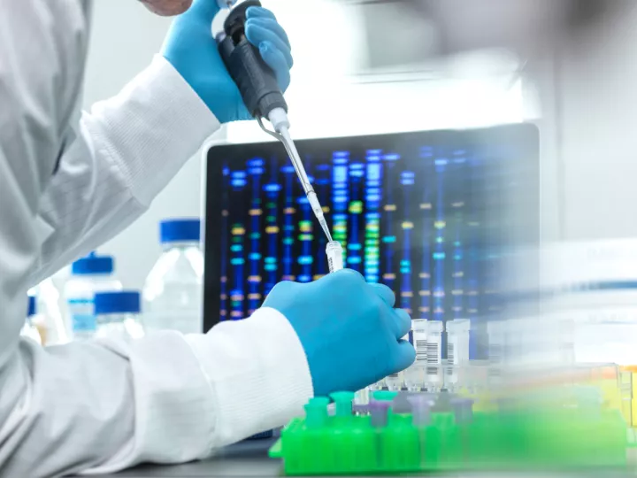 Αγγλία: Τεστ DNA στα νεογέννητα για εκτίμηση κινδύνου ασθενειών μέσα στην επόμενη δεκαετία