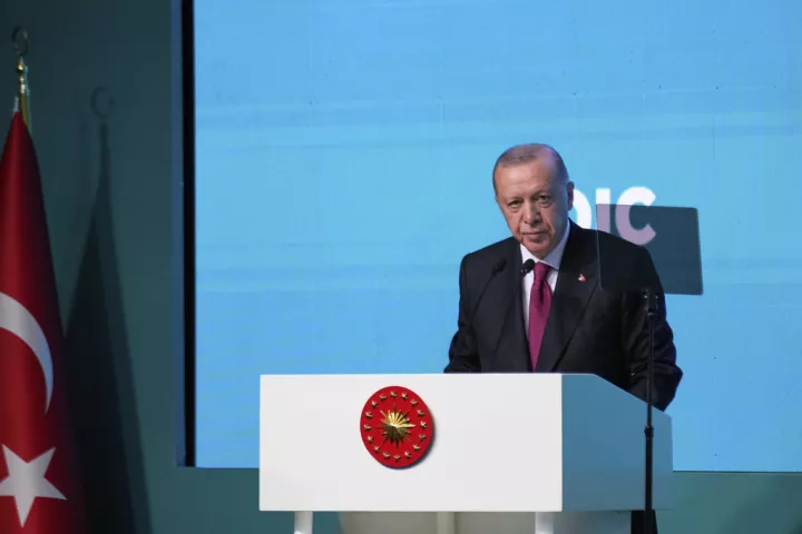 Ερντογάν: Ζητά την άρση των εμποδίων προς την Τουρκία στην ευρωπαϊκή άμυνα