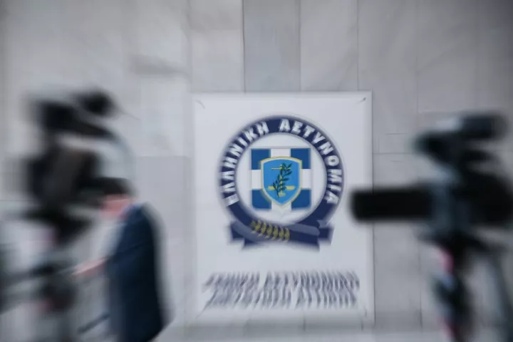 Πανεπιστημιούπολη: Βρήκαν θαμμένη σακούλα με εκρηκτικά και φυσίγγια - Στις έρευνες και η Αντιτρομοκρατική
