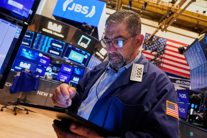 Κέρδη στο κλείσιμο με τον S&P 500 να πλησιάζει σε νέο ρεκόρ