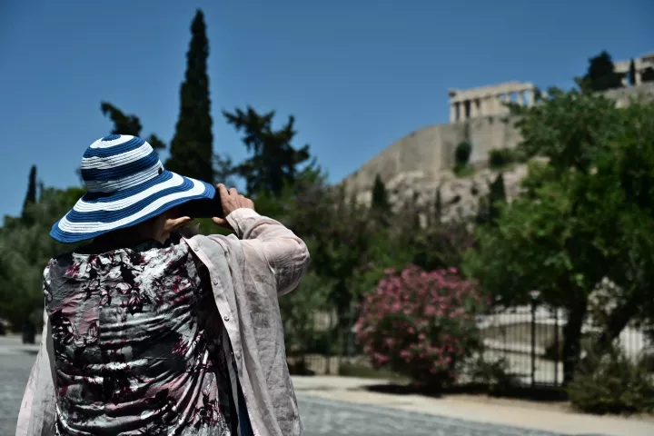 Υπουργείο Εργασίας: Μέτρα προστασίας των εργαζομένων του ιδιωτικού τομέα από τις ιδιαίτερα υψηλές θερμοκρασίες