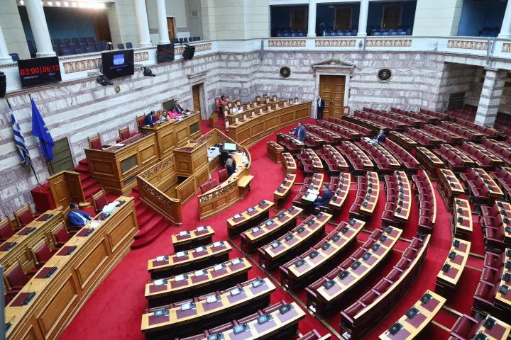 Υποχρεωτικές οι κρατικές δημοσιεύσεις στον περιφερειακό Τύπο - Τις επόμενες ημέρες η ψήφιση