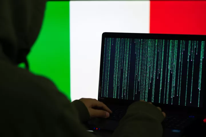 Ιταλία: Νομοθέτες κατέθεσαν ερώτηση προς την κυβέρνηση Μελόνι για το εάν κατασκόπευε δημοσιογράφους