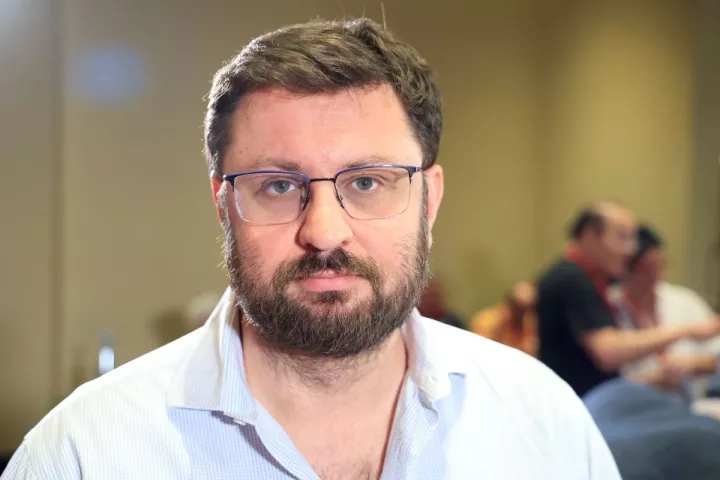 ΣΥΡΙΖΑ: Νέος εκπρόσωπος Τύπου ο Κ. Ζαχαριάδης - Τον Σ. Καλπάκη πρότεινε για γραμματέα ο Σ. Φάμελλος
