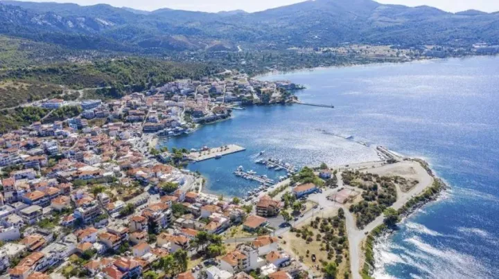 Χαλκιδική: Στα «γρανάζια» των Πολεοδομιών μπλοκάρει η αγορά ακινήτων - Χιλιάδες άδειες περιμένουν την έκδοση