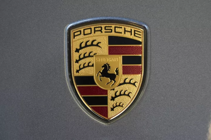 Απώλειες στις πωλήσεις της Porsche για το πρώτο μισό του 2025, με πτώση 28% στην Κίνα 