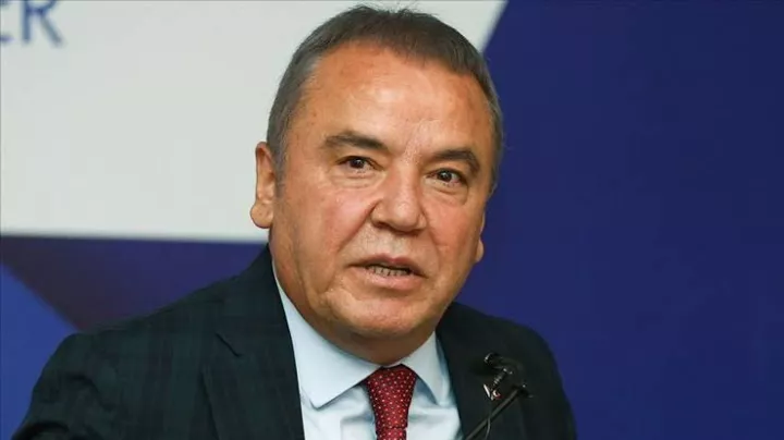 Τουρκία: Η κυβέρνηση έπαυσε τον δήμαρχο της Αττάλειας - Συνελήφθη στο πλαίσιο έρευνας για διαφθορά