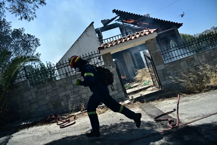 Φωτιά στη Λάρισα κοντά στο νατοϊκό στρατόπεδο - Επί ποδός η Πυροσβεστική