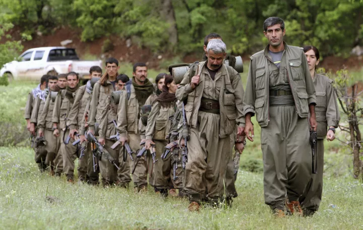 PKK: Το ένοπλο τμήμα των Κούρδων παραδίδει τα όπλα στο Ιράκ
