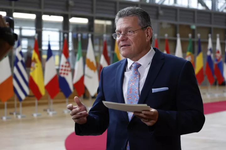 Σέφκοβιτς: Θα λάβουμε «αντίμετρα», αν αποτύχουν οι συνομιλίες με τις ΗΠΑ