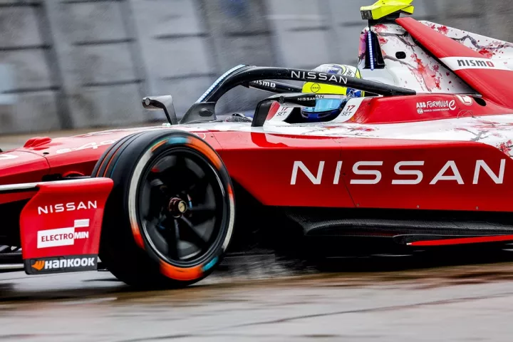 Κέρδισε το Παγκόσμιο Πρωτάθλημα οδηγώντας Nissan Formula E