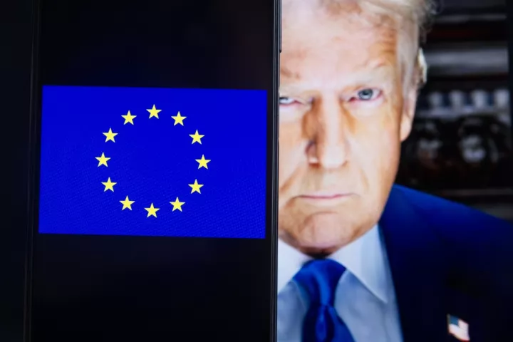 Πώς ο Τραμπ βάζει πίεση στην ΕΕ με την αγορά όπλων για την Ουκρανία