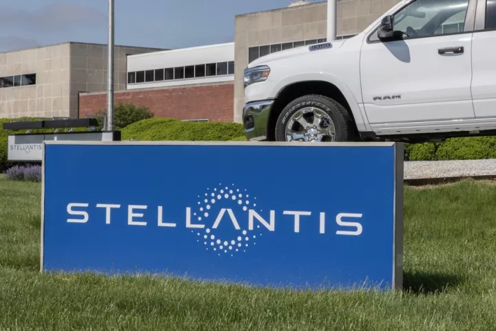 Stellantis: Διακόπτει την παραγωγή οχημάτων με κινητήρες υδρογόνου