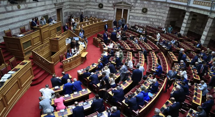 Απορρίφθηκε η άρση ασυλίας των 14 βουλευτών της ΝΔ για τη μήνυση που κατέθεσε η Μ. Καρυστιανού