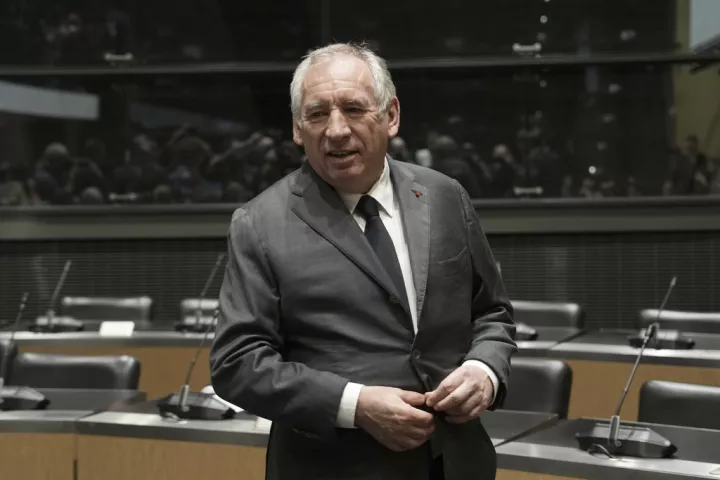 Ο Μπαϊρού ζητά κατάργηση αργιών και δέχεται πυρά πανταχόθεν