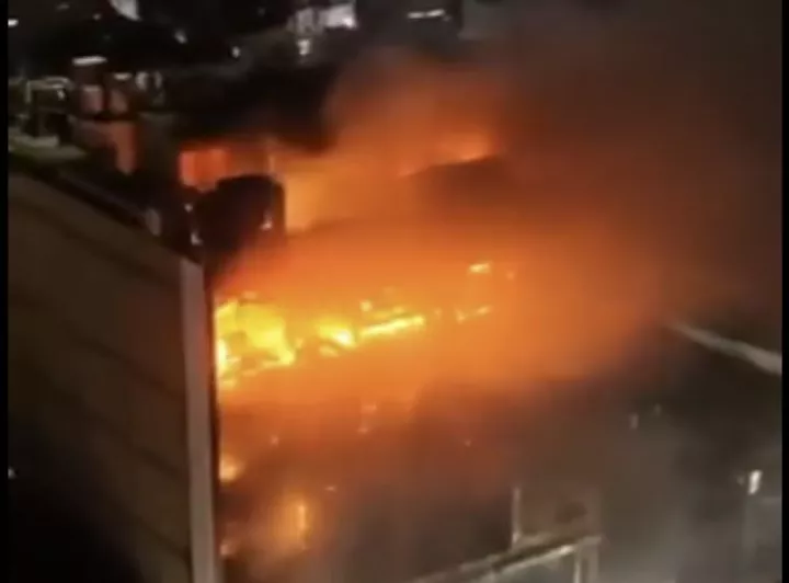 Ιράκ: Αγγίζουν τους 60 οι νεκροί σε πυρκαγιά σε εμπορικό κέντρο (vid)
