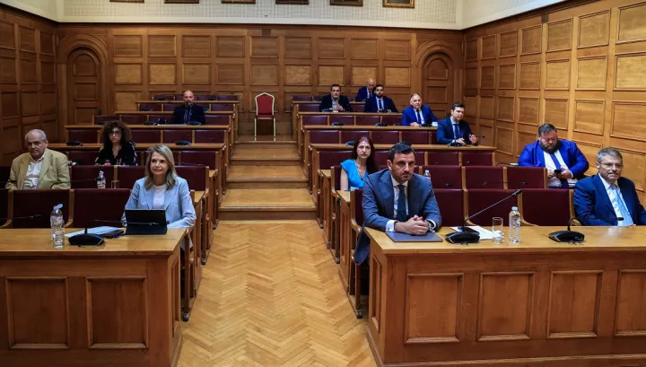 «Αυλαία» για την Προανακριτική στη Βουλή για τον Κ. Αχ.Καραμανλή - ΠΑΣΟΚ και ΣΥΡΙΖΑ αποχώρησαν, απών το ΚΚΕ