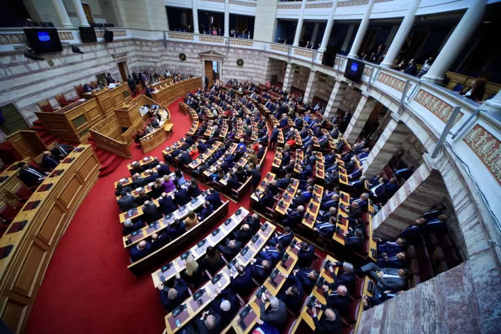 Κατά πλειοψηφία, μόνο από τη ΝΔ, εγκρίθηκε το πόρισμα για τον Κ. Αχ. Καραμανλή