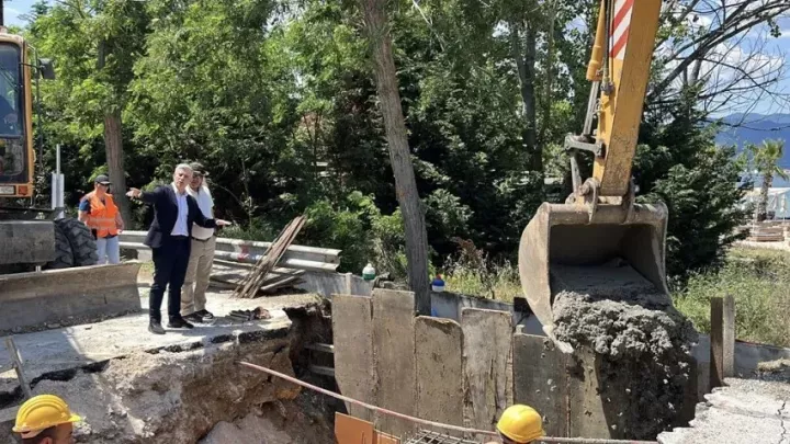 Προς ολοκλήρωση η πρώτη φάση αντιπλημμυρικών στον δρόμο από Σταυρό για Χαλκιδική – Έργα και σε άλλα έξι σημεία Προς ολοκλήρωση η πρώτη φάση αντιπλημμυρικών στον δρόμο από Σταυρό για Χαλκιδική – Έργα και σε άλλα έξι σημεία
